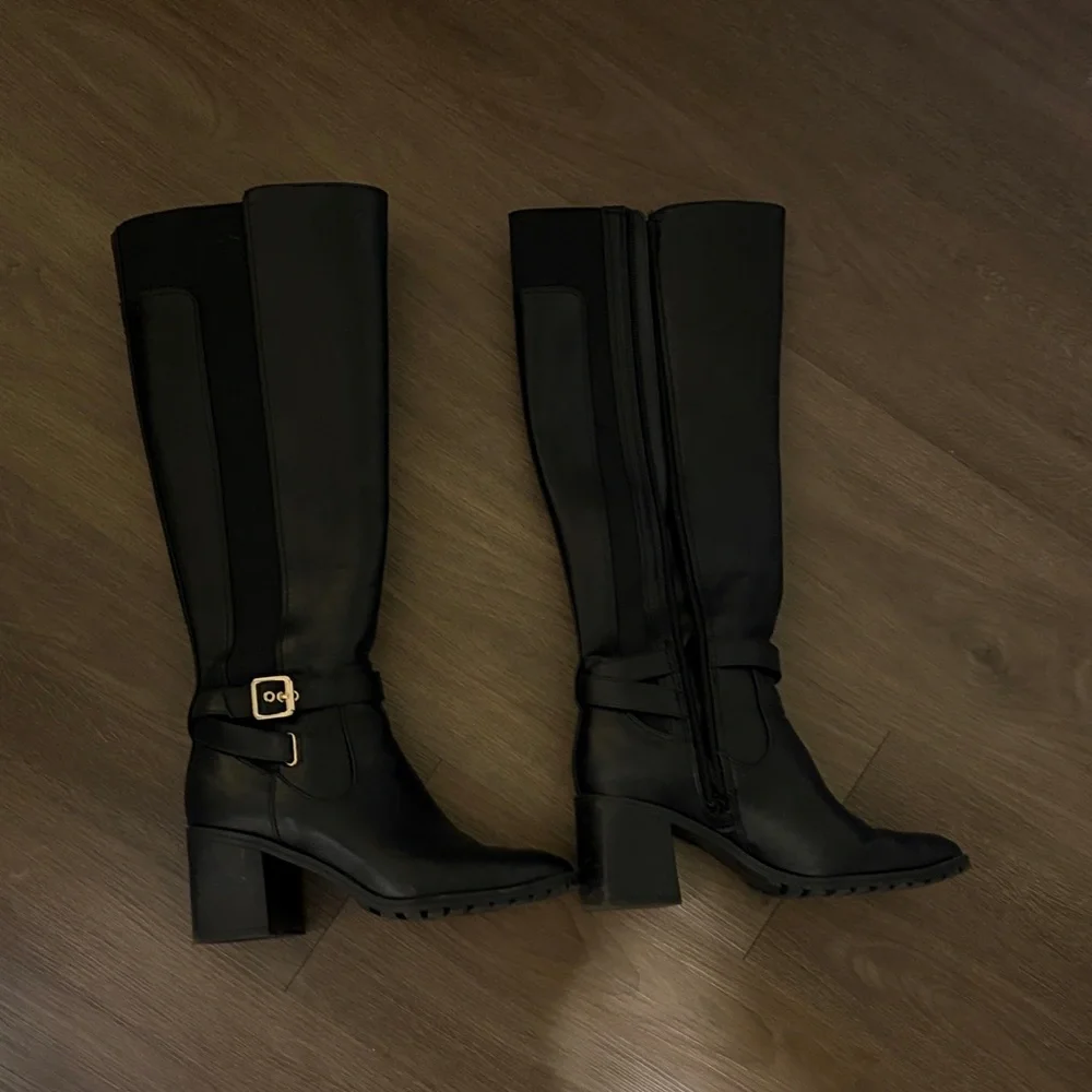 Black Knee-High Women's Boots - Picture 2 of 3